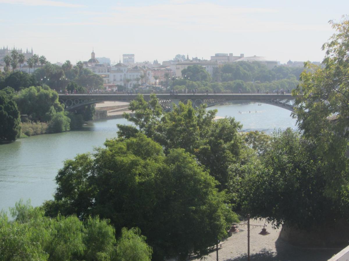 Trianabridgeviews Atico Con Vistas Al Puente De Triana Calle Castilla 38 Sevilla